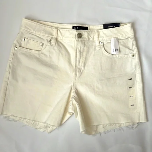 Gap Denim Women’s Shorts Cream 5” Shorts NWT - Picture 1 of 8